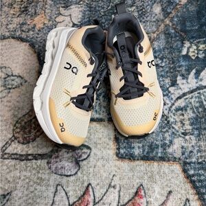 On Running Kids' Cream and Grey Sneakers (NEVER WORN)